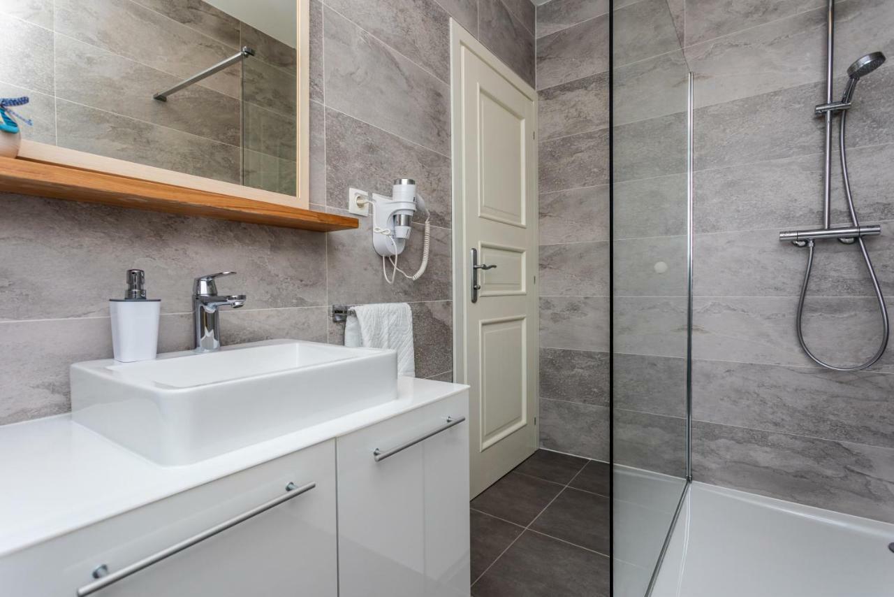 Bed & Breakfast Dosen IV Baska  Exterior photo